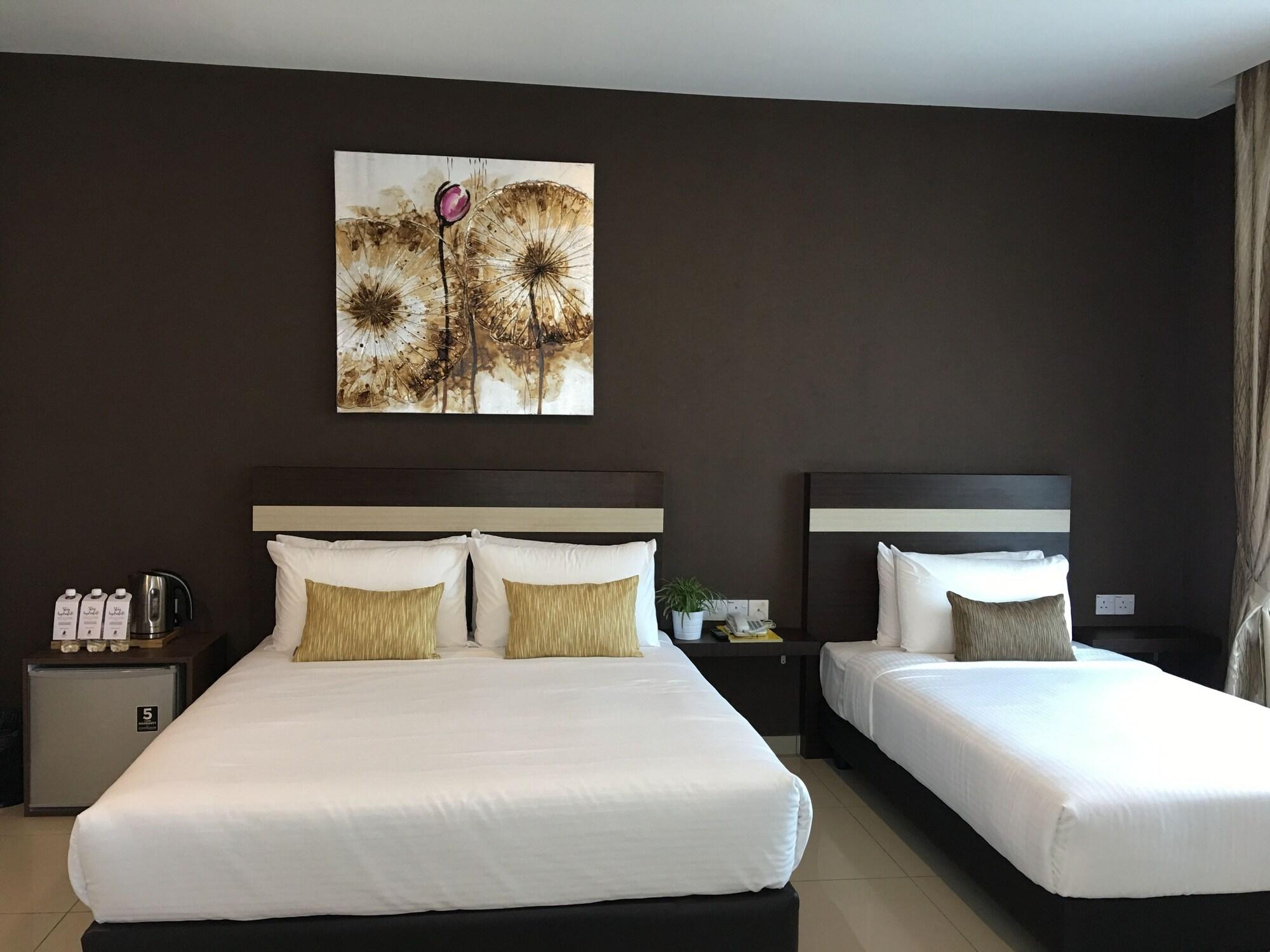 Chemara Boutique Hotel Miri Buitenkant foto